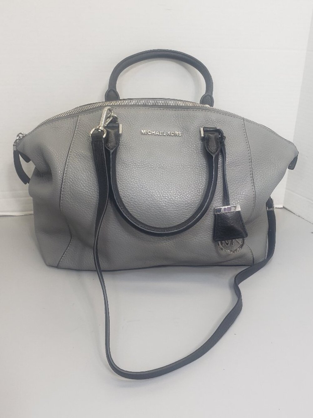 Michael Kors Gray & Black Pebbled Leather Satchel Crossbody Bag Silver Bag Charm